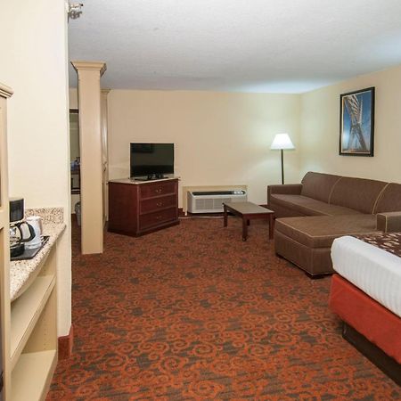 กัฟเวอร์นอร์ สวีท โฮเต็ล Hotel โอคลาโฮมาซิตี้ ภายนอก รูปภาพ