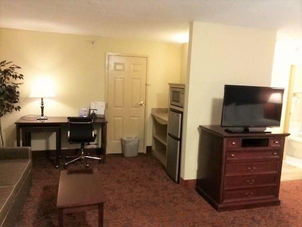 กัฟเวอร์นอร์ สวีท โฮเต็ล Hotel โอคลาโฮมาซิตี้ ภายนอก รูปภาพ