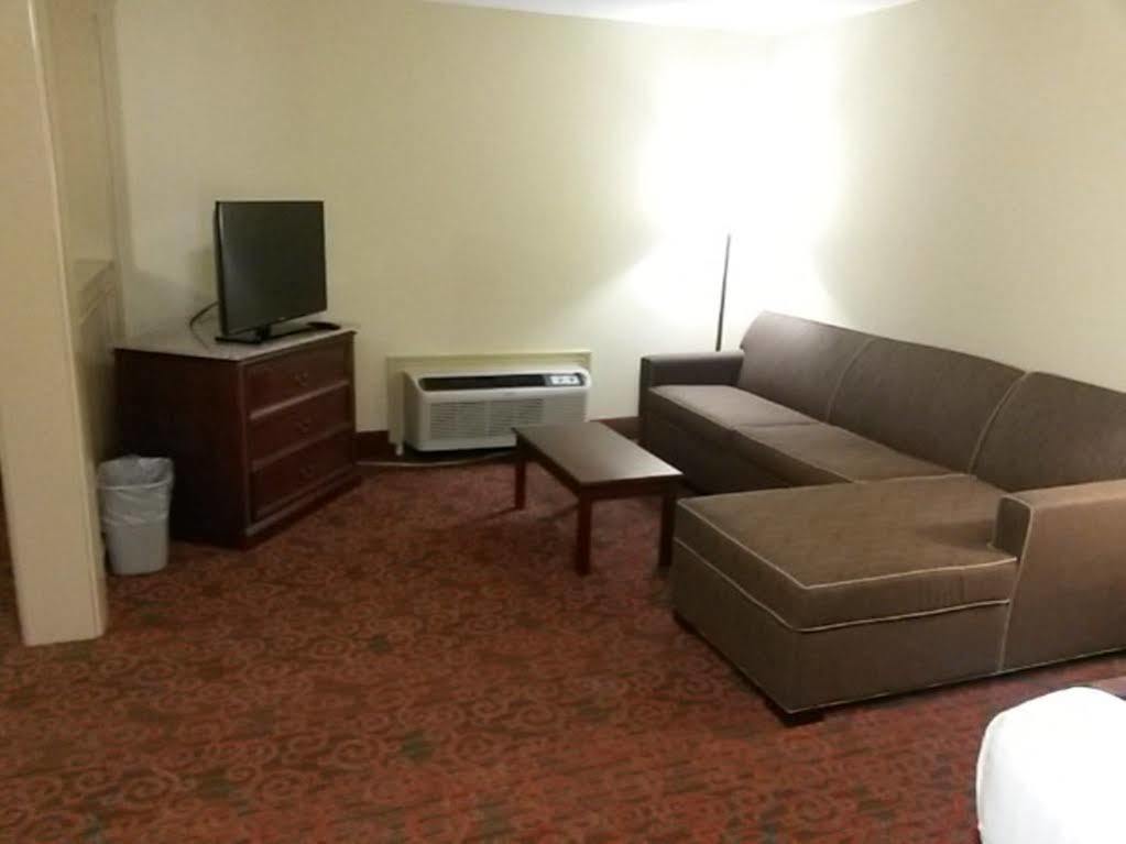 กัฟเวอร์นอร์ สวีท โฮเต็ล Hotel โอคลาโฮมาซิตี้ ภายนอก รูปภาพ